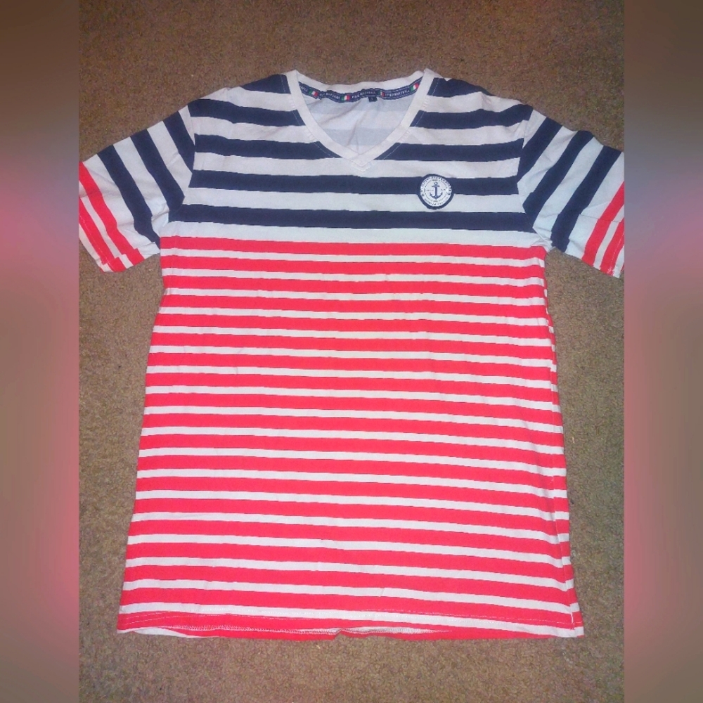 Red white and blue v-neck tshirt- Lrg